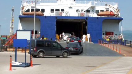 Download Video: İstanbul Valisi Ali Yerlikaya, yolcu taşımacılığı yapılan deniz otobüsü, feribot seferlerin bugün 17:00’den itibaren durdurulmasına karar verildiğini açıkladı. Vali Yerlikaya yük taşımacılığının ise süreceğini belirtti