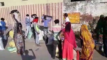 मैनपुरी: पैदल आए  20 मजदूरों को भेजा उनके आवास