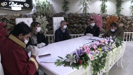 Maske ve eldivenle kıyılan nikahla dünyaevine girdiler - ADIYAMAN