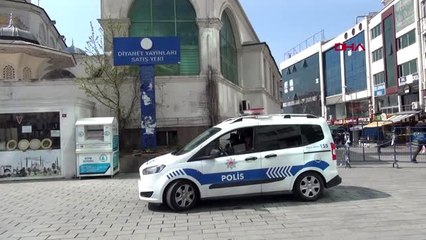 İSTANBUL'DA POLİSTEN ARAPÇA 'EVDE KALIN' ANONSU