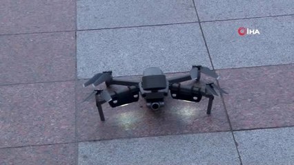 Polis, kent meydanındaki vatandaşları drone ile uyardı