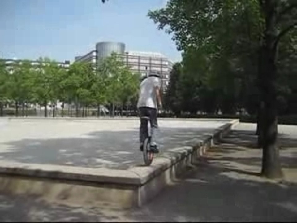 Monocycle Trial à Bercy