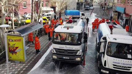 Edremit'te cadde ve sokaklar köpükle fırçalanarak yıkandı - BALIKESİR