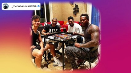 Aroldis Chapman's muscles look ridiculously huge