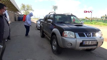HATAY Reyhanlı girişinde polisten 'koronavirüs' uyarısı
