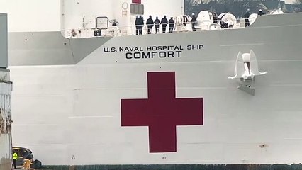 Buque hospital militar llega a Nueva York para ayudar en la pandemia