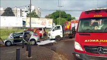Duas pessoas se ferem em colisão com três veículos na Rua Manaus