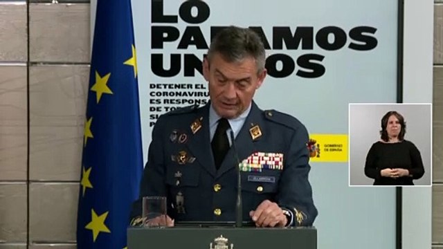 Llega el avión militar cargado con 14 toneladas de material sanitario