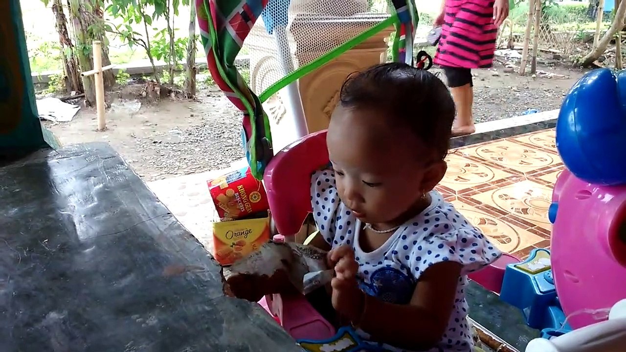 Anak kecil sudah mengenal duit