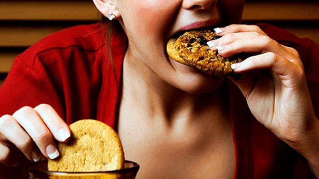 Bore होकर ज्यादा खाना खाने से क्या होता है ? How To Control Stress Eating | Boldsky