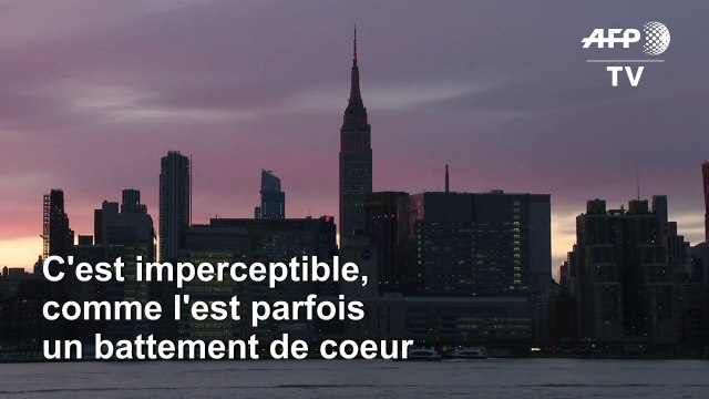 Coronavirus: à New York, le coeur de l'Empire State building bat pour les soignants