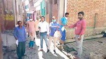 मैंनपुरी: समाजसेवी ने घर घर वितरित किए मास्क