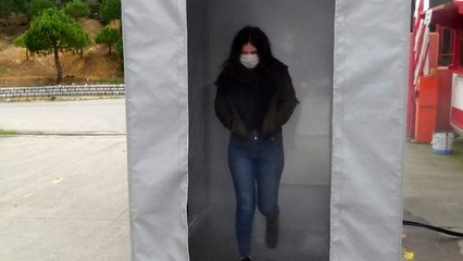 Çalışanlar için fabrika girişinde dezenfektan tüneli kuruldu