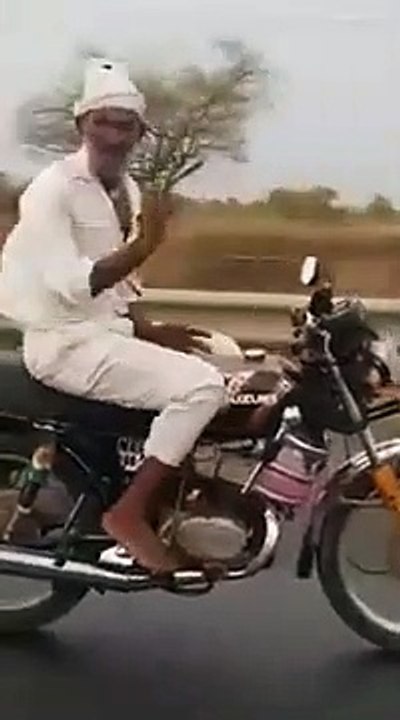 नई बाइक स्टेंट देखो - YouTube