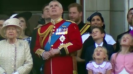 Скачать видео: Prinz Harry und Meghan sagen Königshaus Bye-Bye