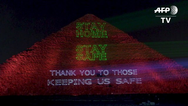 رسائل توعوية وتحية للطواقم الطبية من الهرم الأكبر