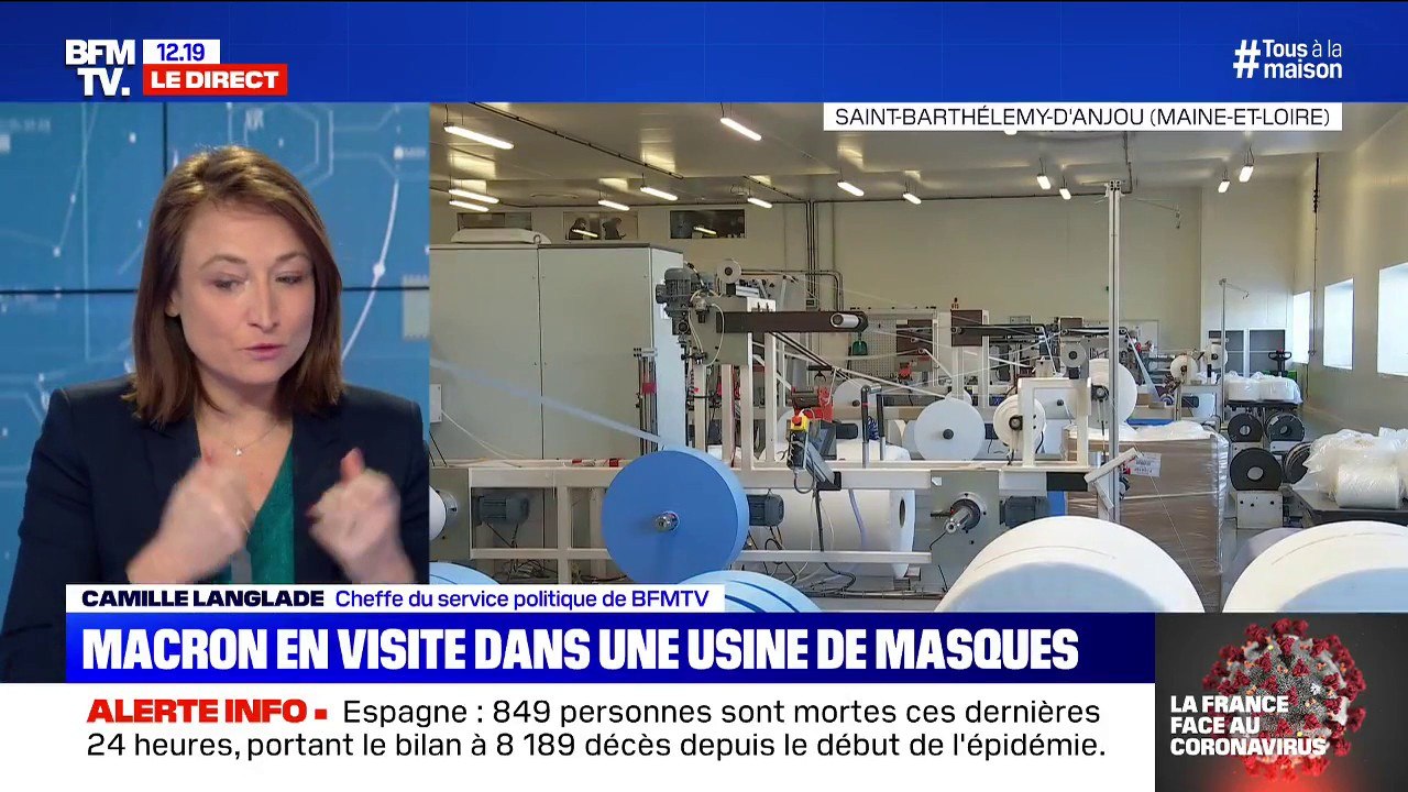 Emmanuel Macron vient d'arriver dans l'usine de masques de Saint-Barthélemy-d'Anjou en Maine-et-Loire