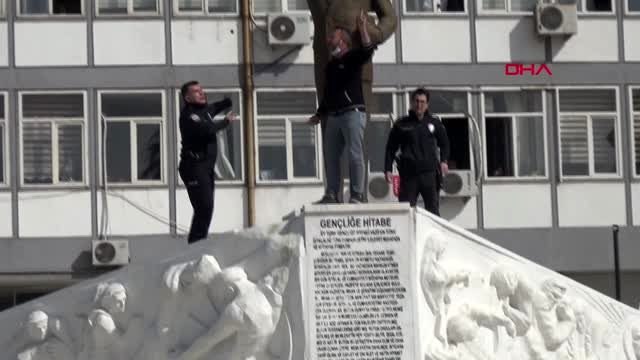 ADIYAMAN Valilik bahçesinde intihar edeceğini söyledi, polis vazgeçirdi