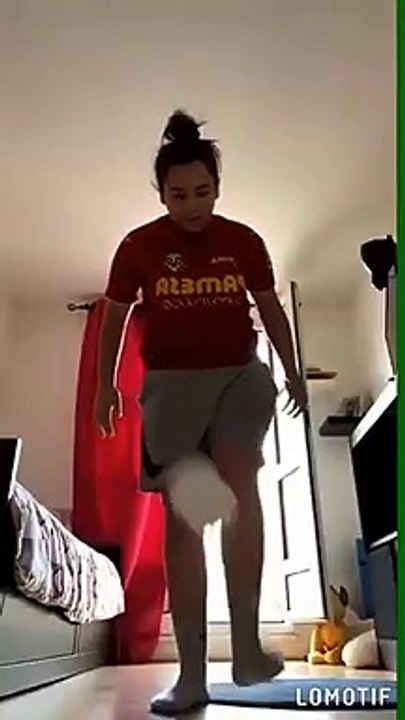 Lancement du concours de jongles avec rouleau de papier toilette par les féminines 8