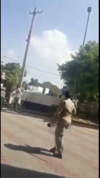 ಪೆಟ್ರೋಲ್ ಬಂಕ್ ಗೆ ಬೆಂಕಿ ಹಚ್ಚುತ್ತೀನಿ ಎಂದು ದರ್ಪ ತೋರಿದ ಮಹಿಳಾ SI | Oneindia Kannada