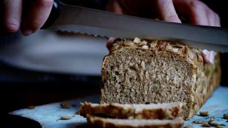 Vollkornbrot backen: So gelingt es ohne Gehzeit