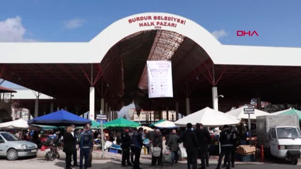BURDUR Başkan Ercengiz pazarda maske dağıttı