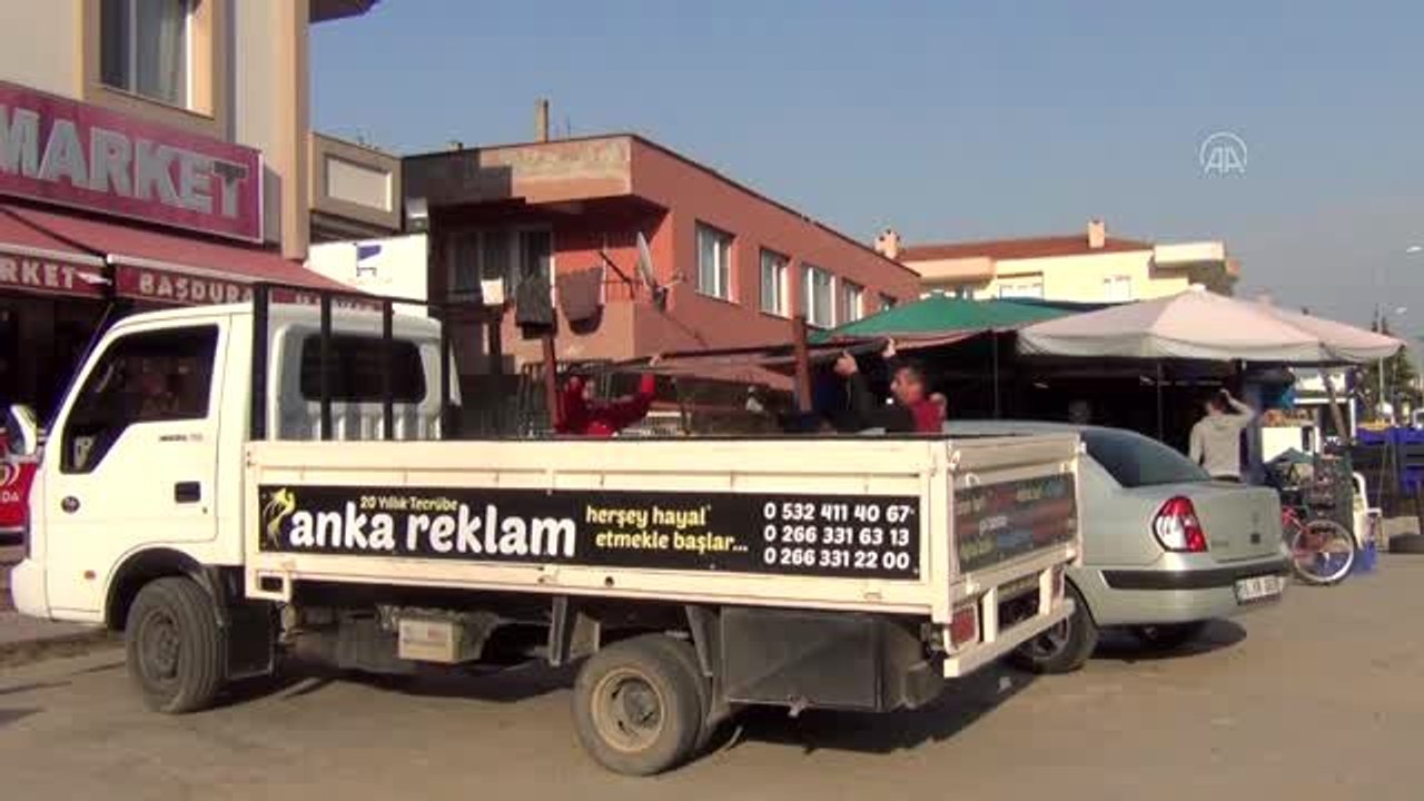 Ayvalık'ta "Askıda Erzak" uygulamasıyla ihtiyaç sahiplerine yardım ediliyor