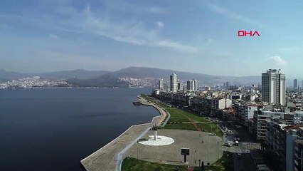 İzmir’de meydanlar bomboş