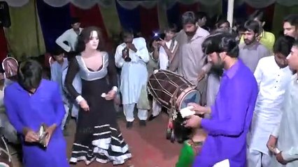 Pakistani Girl In Wedding Party 2020 | Punjabi Best Dhol Dance