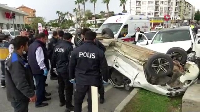 Sivil polis aracı ile otomobil çarpıştı: 2'si polis 3 yaralı