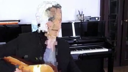 Koronavirüs | Mavi Sakal'ın solisti Genç Osman Yavaş, 'Hepsi Aynı' şarkısını evinden söyledi