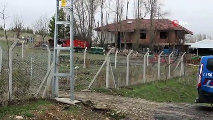 Karantina altına alınan köyde jandarmanın nöbeti sürüyor