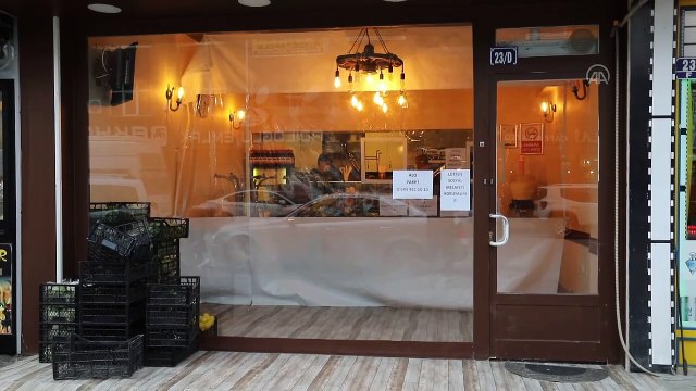 Çiğ köfteciden koronavirüse şeffaf brandalı önlem - ANKARA