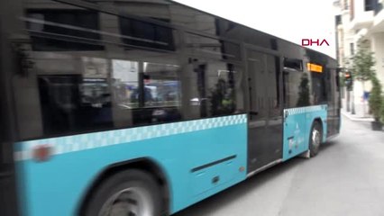 İSTANBUL-BEYOĞLU'NDA TOPLU TAŞIMADA SOSYAL MESAFE DENETİMİ