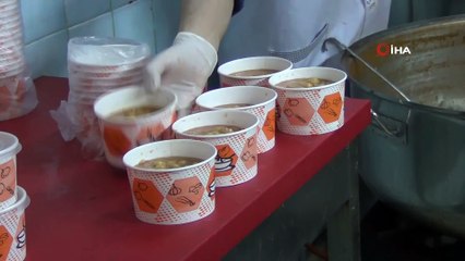 Ayvalık koronavirüse karşı omuz omuza