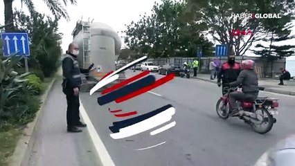 Alanya'da koronavirüs denetiminde uzun kuyruklar oluştu