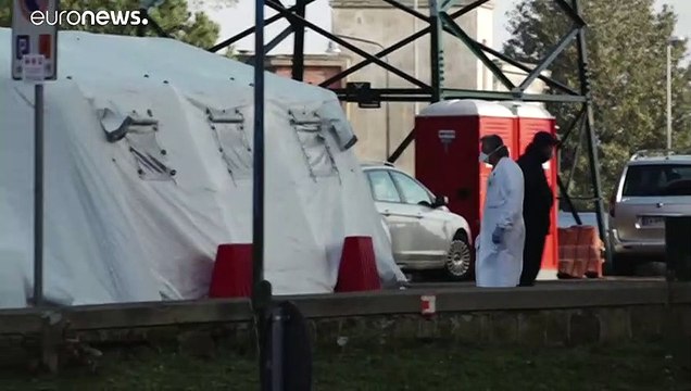 Covid-19, un minuto di silenzio per i morti; ISS: Siamo sul plateau, non in vetta