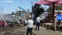 Video | Hindistan'da işçilerin hortumla dezenfekte edildiği görüntüler tepki topladı