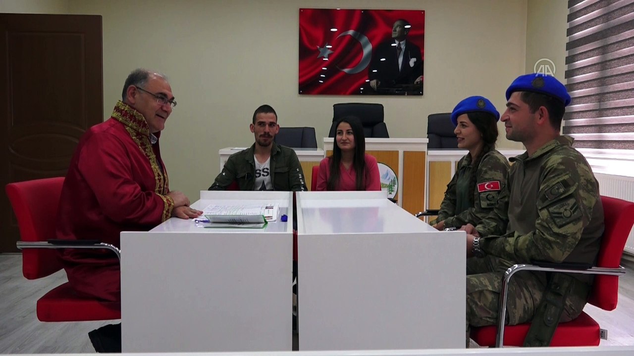 Gelinlik ve damatlık yerine askeri kamuflaj giydiler - ADANA