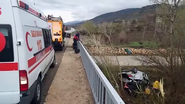 Otomobil devrildi: 4 ölü, 1 yaralı - SİVAS