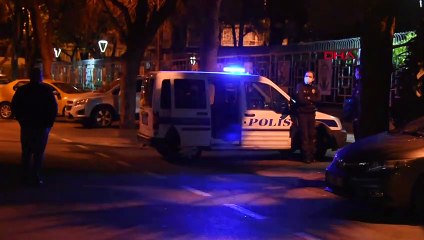 Bankayı soymaya çalışan 2 kişi, suçüstü yakalandı