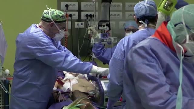 Los niños podrán salir a dar paseos acompañados de un solo adulto en Italia