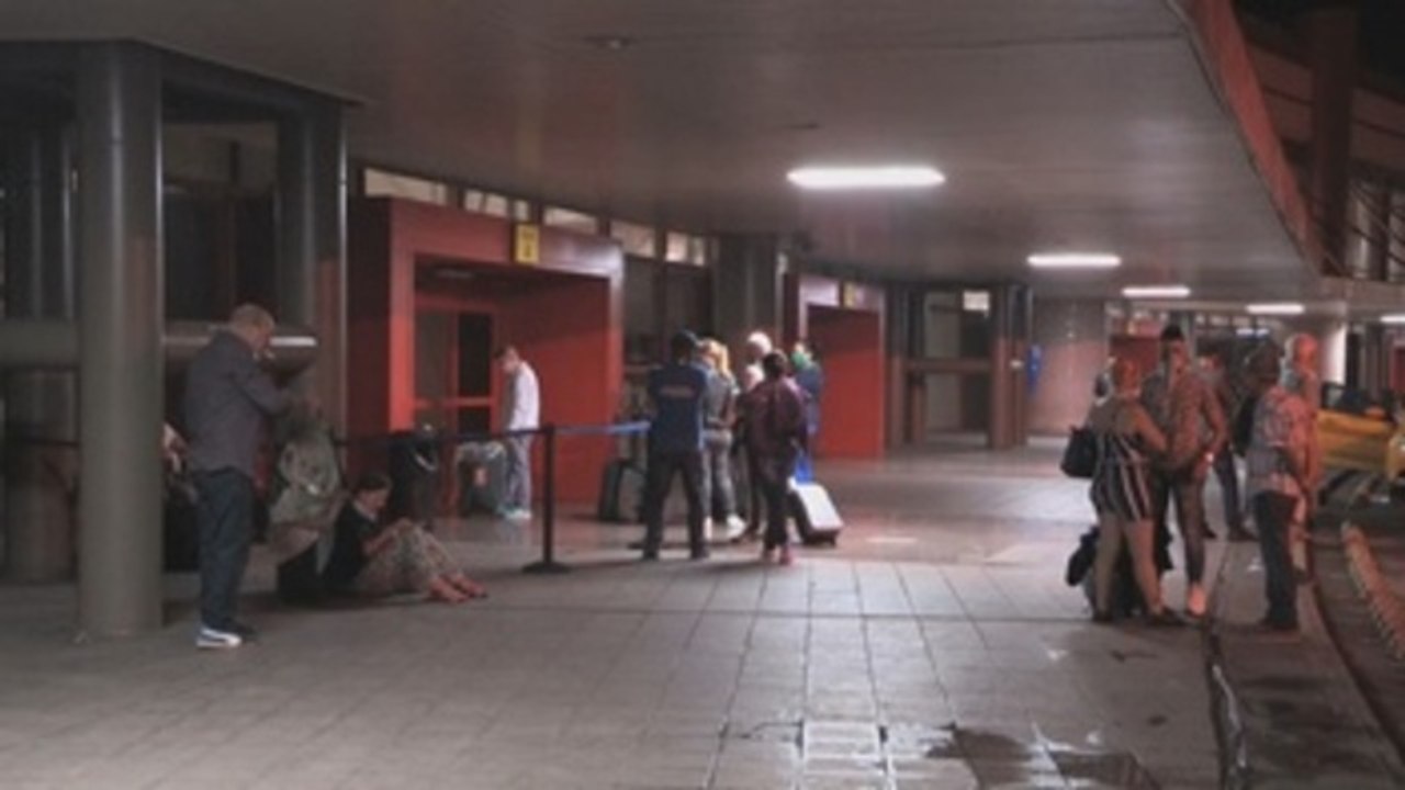 Último vuelo directo a España con 280 pasajeros sale de Cuba antes del cierre de aeropuertos .-