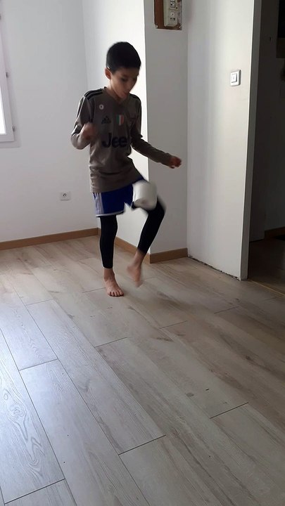 U9 - Aidel Issam - Concours jongles papier toilettes