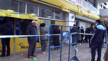 İstanbul’da vatandaşlar 1000 TL yardım parasını almaya başladı