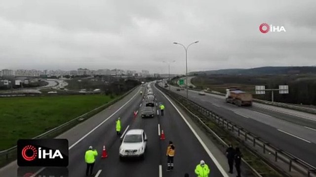 İstanbul'da koronavirüs kontrol trafiği böyle görüntülendi