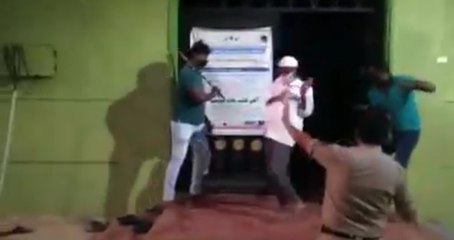 ನಮಾಜ್ ಮಾಡಲು ಹೋದವರ ಕಥೆ ಏನಾಯ್ತು ನೋಡಿ | Oneindia Kannada