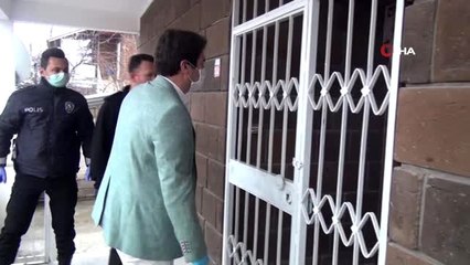 Yaşlı kadın biriktirdiği parasını "Biz Bize Yeteriz Türkiyem" kampanyasına bağışladı