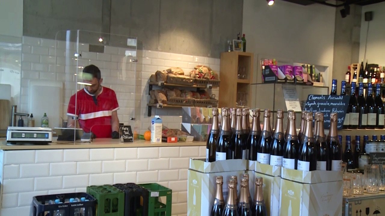 'Hustenschutze': Plexiglas-Boom in der Corona-Krise