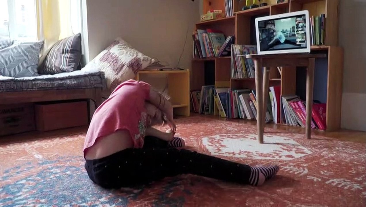 Coronavirus: du yoga en ligne pour occuper les enfants